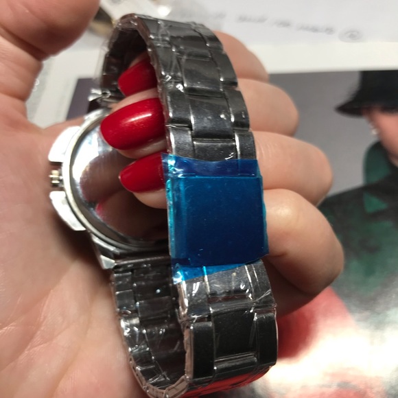 Silver tone Fashion Watch - Picture 4 of 7